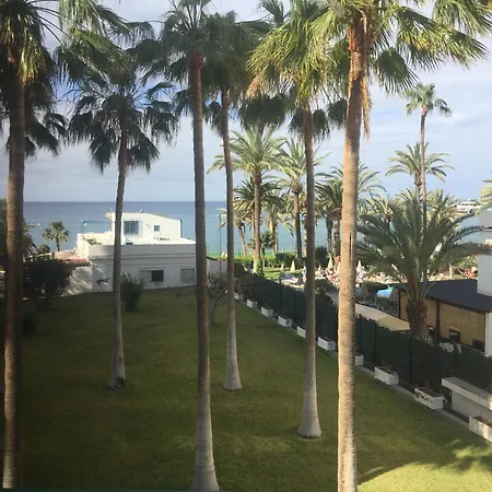 Edificio Comodoro Лос Кристианос