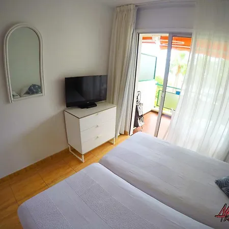 Edificio Comodoro * Лос Кристианос